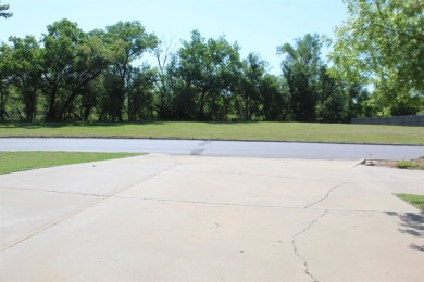One owner home!  This home has been meticulously maintained and on Woodward Municipal Golf Course in Oklahoma - for sale on GolfHomes.com, golf home, golf lot
