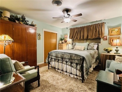 Welcome to this beautifully updated 4 bedroom, 3 full bath 1960s on Oso Beach Municipal Golf Course in Texas - for sale on GolfHomes.com, golf home, golf lot