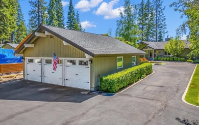 Spectacular Lakefront Living in Lake Almanor Country Club! This on Lake Almanor Country Club in California - for sale on GolfHomes.com, golf home, golf lot