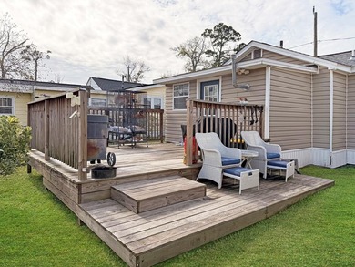 Recently renovated and full of character, this three-bedroom on  in Florida - for sale on GolfHomes.com, golf home, golf lot