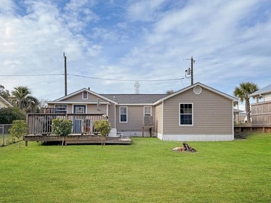 Recently renovated and full of character, this three-bedroom on  in Florida - for sale on GolfHomes.com, golf home, golf lot