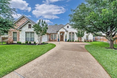 This beautiful home, located in a cul-de-sac within the on Twin Rivers Golf Club in Texas - for sale on GolfHomes.com, golf home, golf lot