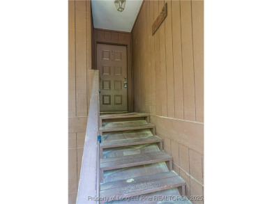 LOCATION AND CONVENIENCE! Short term rental capability!! Calling on Hyland Golf Club in North Carolina - for sale on GolfHomes.com, golf home, golf lot