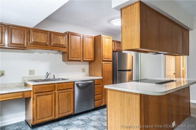 LOCATION AND CONVENIENCE! Short term rental capability!! Calling on Hyland Golf Club in North Carolina - for sale on GolfHomes.com, golf home, golf lot