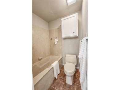 Gorgeous 2 bedroom 2 bath HORSESHOE BAY TOWNHOME - has been on Apple Rock Golf Course - Horseshoe Bay in Texas - for sale on GolfHomes.com, golf home, golf lot