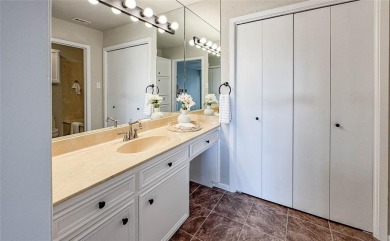 Gorgeous 2 bedroom 2 bath HORSESHOE BAY TOWNHOME - has been on Apple Rock Golf Course - Horseshoe Bay in Texas - for sale on GolfHomes.com, golf home, golf lot