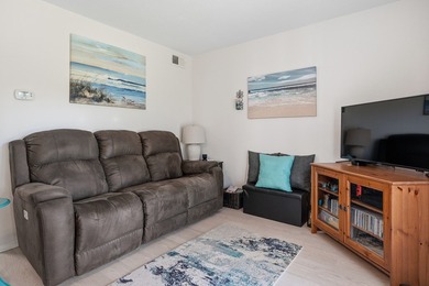 221 Marion Drive Unit B107 -- Rockport Country Club. Peaceful on Rockport Country Club in Texas - for sale on GolfHomes.com, golf home, golf lot