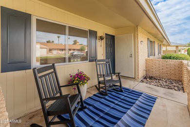Fresh, bright and updated, this 2BD/2BA Gemini home in Sun City on Sun City Lakes West and East in Arizona - for sale on GolfHomes.com, golf home, golf lot