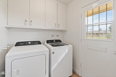 Fresh, bright and updated, this 2BD/2BA Gemini home in Sun City on Sun City Lakes West and East in Arizona - for sale on GolfHomes.com, golf home, golf lot
