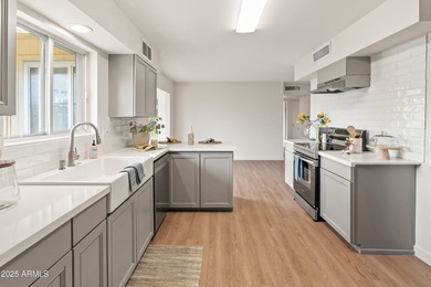 Fresh, bright and updated, this 2BD/2BA Gemini home in Sun City on Sun City Lakes West and East in Arizona - for sale on GolfHomes.com, golf home, golf lot