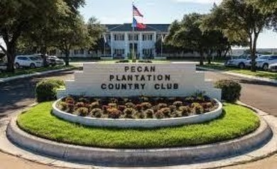 Welcome to this beautifully maintained 4-bedroom, 2-bathroom on Pecan Plantation Country Club in Texas - for sale on GolfHomes.com, golf home, golf lot
