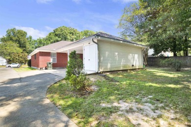This 3 bedroom 2 bath brick home in Lake Forest is just what you on Lake Forest Yacht and Country Club in Alabama - for sale on GolfHomes.com, golf home, golf lot