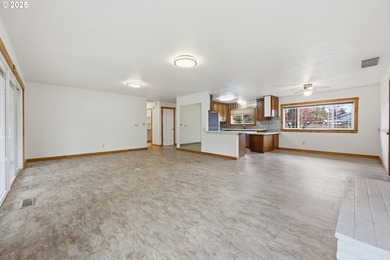 Call for details on 3.375% Rate Assumable Loan! Charming home on Gresham Golf Course in Oregon - for sale on GolfHomes.com, golf home, golf lot