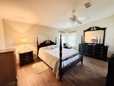 Immaculate Triple-Wide Beauty! Spacious 3 Bed / 2 Bath in on Schalamar Creek Golf and Country Club in Florida - for sale on GolfHomes.com, golf home, golf lot