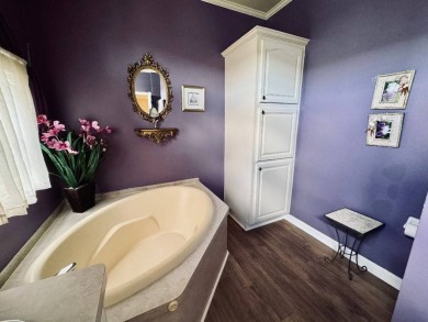 Immaculate Triple-Wide Beauty! Spacious 3 Bed / 2 Bath in on Schalamar Creek Golf and Country Club in Florida - for sale on GolfHomes.com, golf home, golf lot