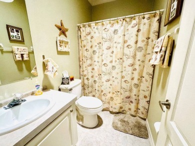 Immaculate Triple-Wide Beauty! Spacious 3 Bed / 2 Bath in on Schalamar Creek Golf and Country Club in Florida - for sale on GolfHomes.com, golf home, golf lot