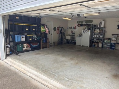 This beautifully updated and maintained 3-bedroom, 2  1/2  -bath on Holiday Island Executive Golf Course in Arkansas - for sale on GolfHomes.com, golf home, golf lot