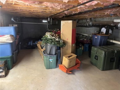 This beautifully updated and maintained 3-bedroom, 2  1/2  -bath on Holiday Island Executive Golf Course in Arkansas - for sale on GolfHomes.com, golf home, golf lot