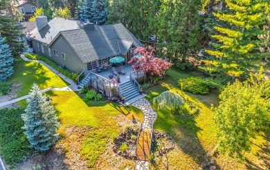 Welcome to your Lake View dream retreat in the highly on Lake Almanor Country Club in California - for sale on GolfHomes.com, golf home, golf lot