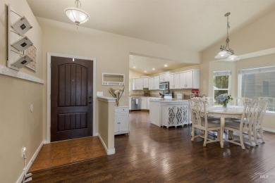 Minutes from the lake & golf course, this home meets ALL your on Hunters Point Golf Club in Idaho - for sale on GolfHomes.com, golf home, golf lot