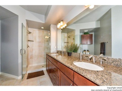 Don't miss this serene, gated, resort-style condo with 2 beds & on Oak Hills Country Club in Texas - for sale on GolfHomes.com, golf home, golf lot