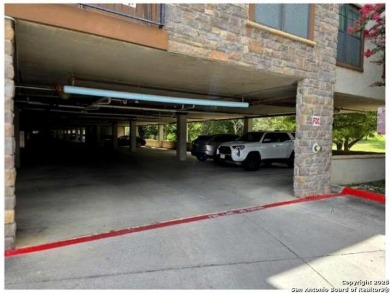 Don't miss this serene, gated, resort-style condo with 2 beds & on Oak Hills Country Club in Texas - for sale on GolfHomes.com, golf home, golf lot