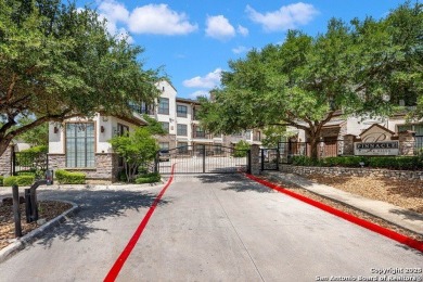 Don't miss this serene, gated, resort-style condo with 2 beds & on Oak Hills Country Club in Texas - for sale on GolfHomes.com, golf home, golf lot