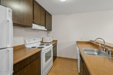 Centrally located SW Reno 1 bedroom Salem Plaza condo close to on Washoe County Golf Club in Nevada - for sale on GolfHomes.com, golf home, golf lot