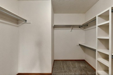Well maintained Northeast Heights townhome on a low traffic on Arroyo Del Oso Golf Course in New Mexico - for sale on GolfHomes.com, golf home, golf lot