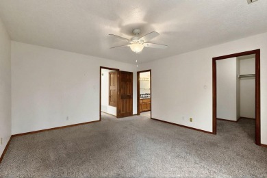 Well maintained Northeast Heights townhome on a low traffic on Arroyo Del Oso Golf Course in New Mexico - for sale on GolfHomes.com, golf home, golf lot