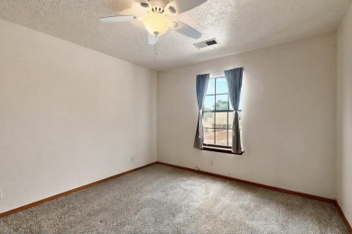 Well maintained Northeast Heights townhome on a low traffic on Arroyo Del Oso Golf Course in New Mexico - for sale on GolfHomes.com, golf home, golf lot