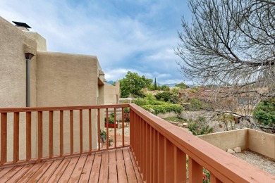 Well maintained Northeast Heights townhome on a low traffic on Arroyo Del Oso Golf Course in New Mexico - for sale on GolfHomes.com, golf home, golf lot