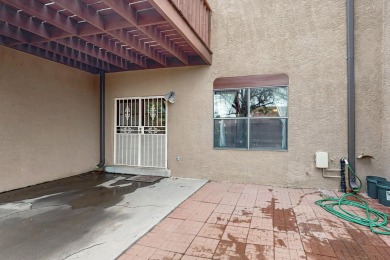 Well maintained Northeast Heights townhome on a low traffic on Arroyo Del Oso Golf Course in New Mexico - for sale on GolfHomes.com, golf home, golf lot