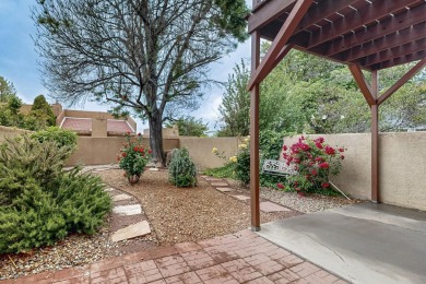 Well maintained Northeast Heights townhome on a low traffic on Arroyo Del Oso Golf Course in New Mexico - for sale on GolfHomes.com, golf home, golf lot