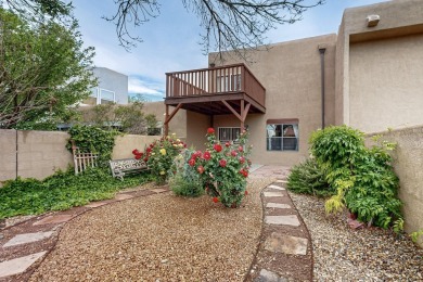 Well maintained Northeast Heights townhome on a low traffic on Arroyo Del Oso Golf Course in New Mexico - for sale on GolfHomes.com, golf home, golf lot