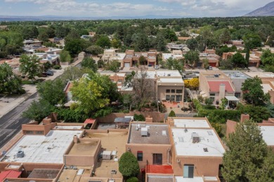 Well maintained Northeast Heights townhome on a low traffic on Arroyo Del Oso Golf Course in New Mexico - for sale on GolfHomes.com, golf home, golf lot