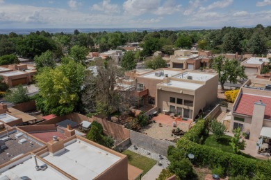 Well maintained Northeast Heights townhome on a low traffic on Arroyo Del Oso Golf Course in New Mexico - for sale on GolfHomes.com, golf home, golf lot