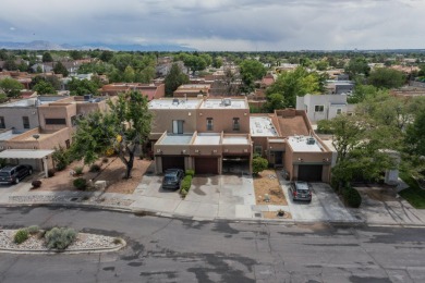 Well maintained Northeast Heights townhome on a low traffic on Arroyo Del Oso Golf Course in New Mexico - for sale on GolfHomes.com, golf home, golf lot