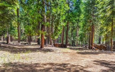 Prime building lot in a location that balances amenities with on Lake Almanor Country Club in California - for sale on GolfHomes.com, golf home, golf lot