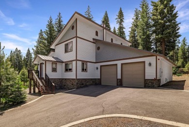 This well-appointed mountain style retreat offers excellent on Bailey Creek Golf Course in California - for sale on GolfHomes.com, golf home, golf lot