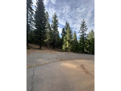 Beautiful 1.35 acre lot located on a quiet cul-de-sac in the on Lake Almanor West Golf Course in California - for sale on GolfHomes.com, golf home, golf lot