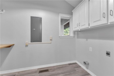 Move-In Ready | Bentonville Schools. Perfectly positioned for on Bella Vista - Metfield Golf Complex and Country Club in Arkansas - for sale on GolfHomes.com, golf home, golf lot