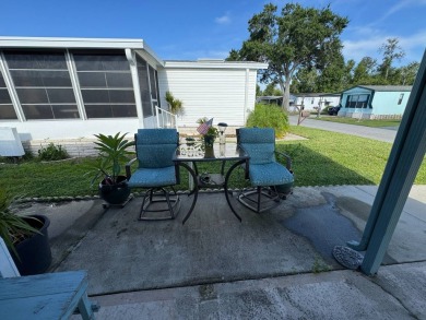 Look no further than this fully renovated, well-maintained 2b/2b on Lake Henry Golf Club in Florida - for sale on GolfHomes.com, golf home, golf lot