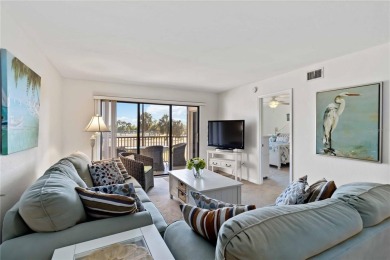 Welcome to this beautifully maintained 2-bedroom, 2-bath condo on Kingsway Country Club in Florida - for sale on GolfHomes.com, golf home, golf lot