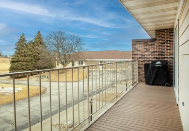 Enjoy golf course living with this charming 2-bedroom condo on Waverly Municipal Golf Course in Iowa - for sale on GolfHomes.com, golf home, golf lot