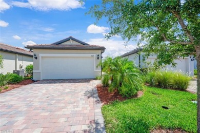 Looking for a new home or winter getaway with unlimited golf? on River Hall Country Club in Florida - for sale on GolfHomes.com, golf home, golf lot
