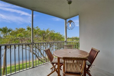 Beautifully renovated 2-bedroom condo sold fully furnished and on Palm-Aire Country Club and Resort - Palms in Florida - for sale on GolfHomes.com, golf home, golf lot