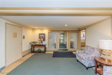 Bright and breezy one bedroom unit on the fifth/top floor in on Shaker Heights Country Club in Ohio - for sale on GolfHomes.com, golf home, golf lot