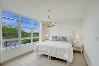 Beautifully renovated 2-bedroom condo sold fully furnished and on Palm-Aire Country Club and Resort - Palms in Florida - for sale on GolfHomes.com, golf home, golf lot