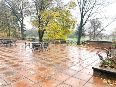 Bright and breezy one bedroom unit on the fifth/top floor in on Shaker Heights Country Club in Ohio - for sale on GolfHomes.com, golf home, golf lot